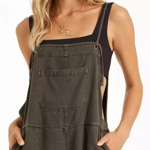 BILLABONG OVERALL SHORTS